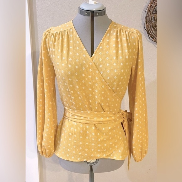 NWOT Hinge Golden Yellow Wrap Top Size Small Jacquard Long Sleeve Blouse - Picture 1 of 10